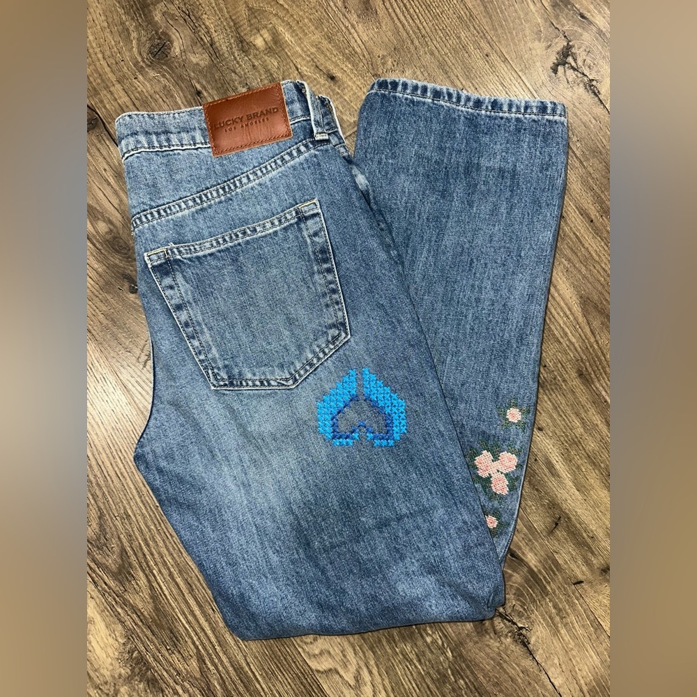 Lucky Brand mid-rise boy jeans with hearts flowers embroidery Valentines 6/28 - Picture 14 of 14